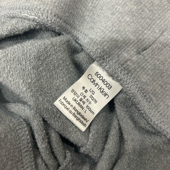 Calvin Klein Sweatpants - Picture 2 of 3